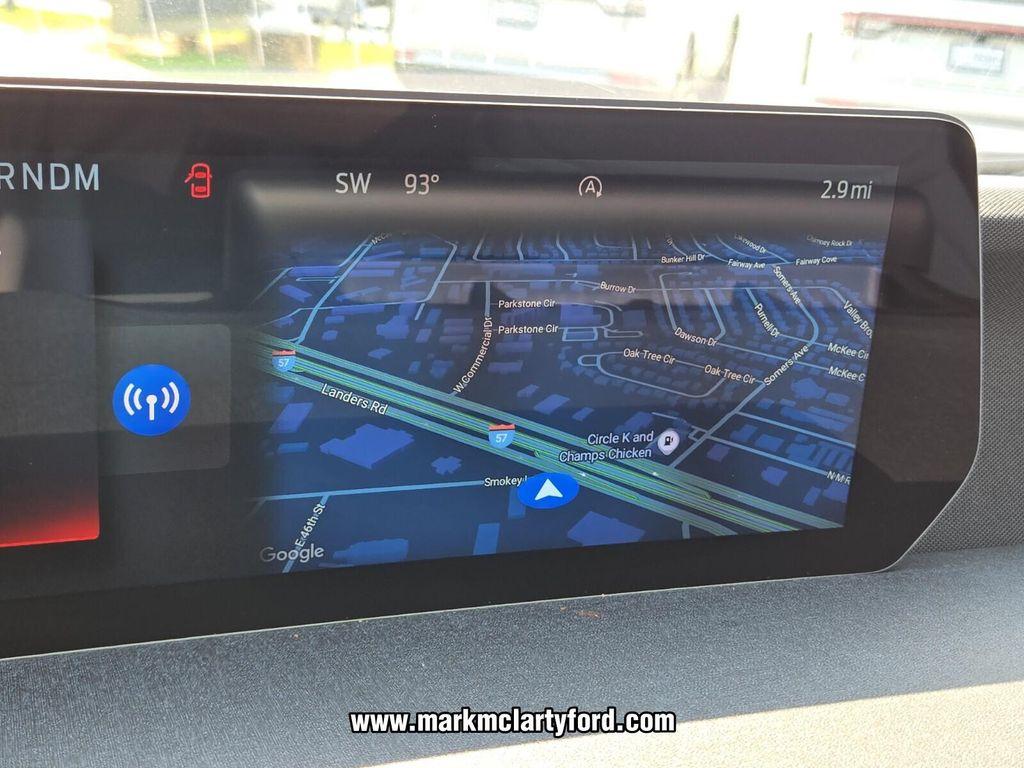 new 2025 Ford Expedition car, priced at $63,919