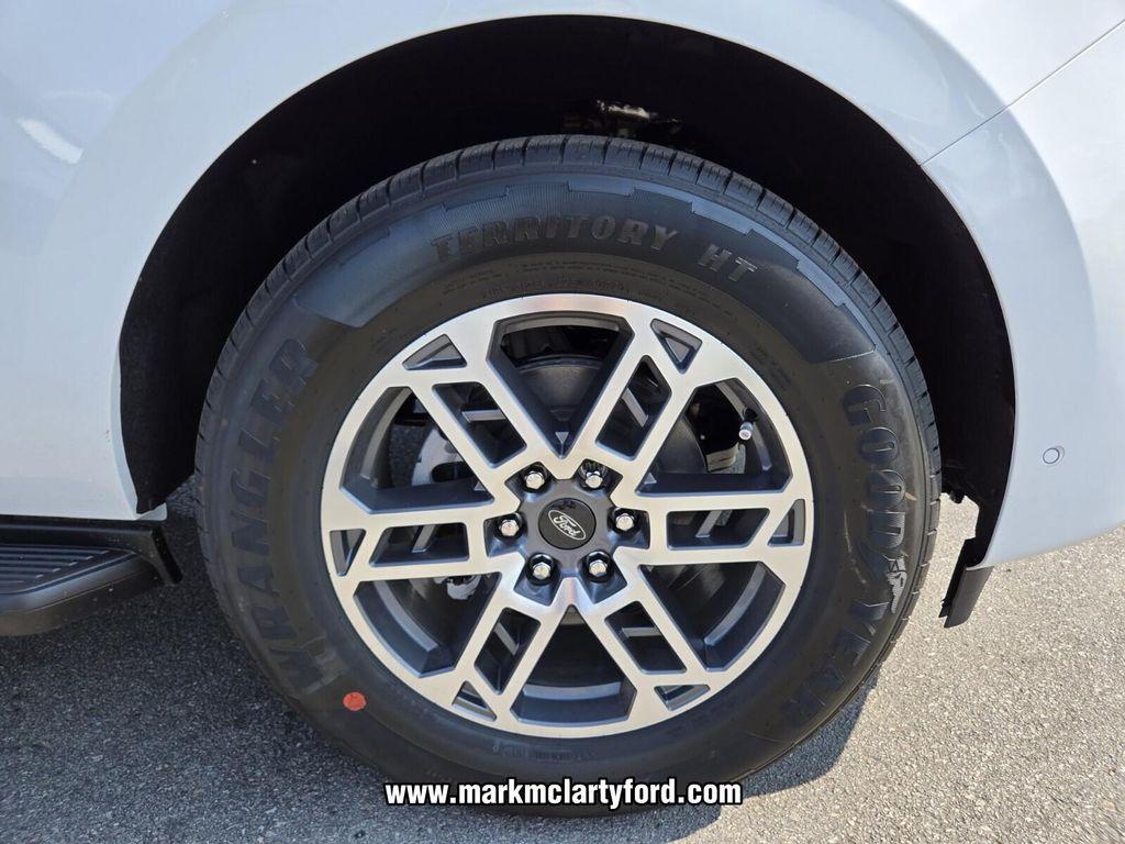 new 2025 Ford Expedition car, priced at $63,919