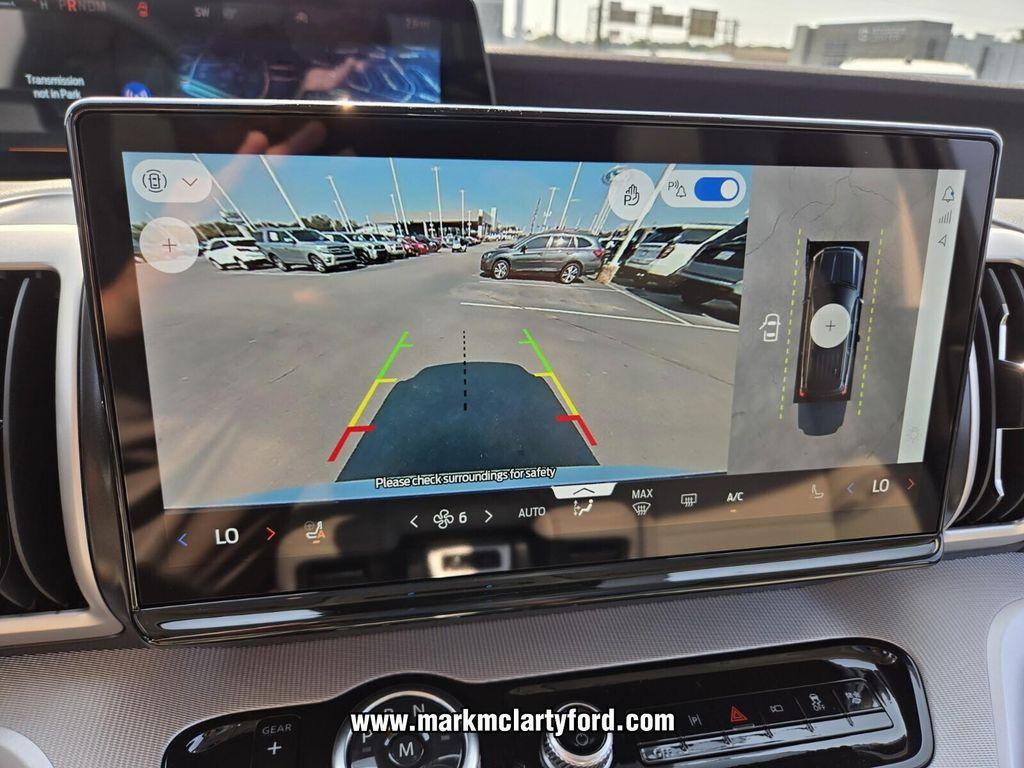 new 2025 Ford Expedition car, priced at $63,919