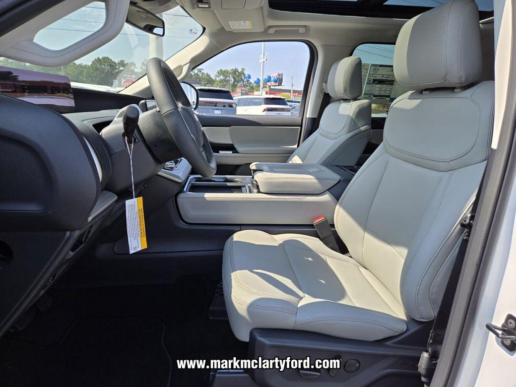 new 2025 Ford Expedition car, priced at $63,919