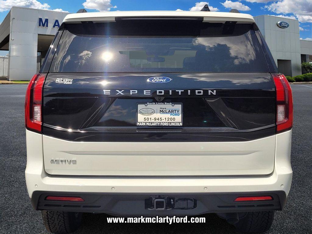 new 2025 Ford Expedition car, priced at $68,362