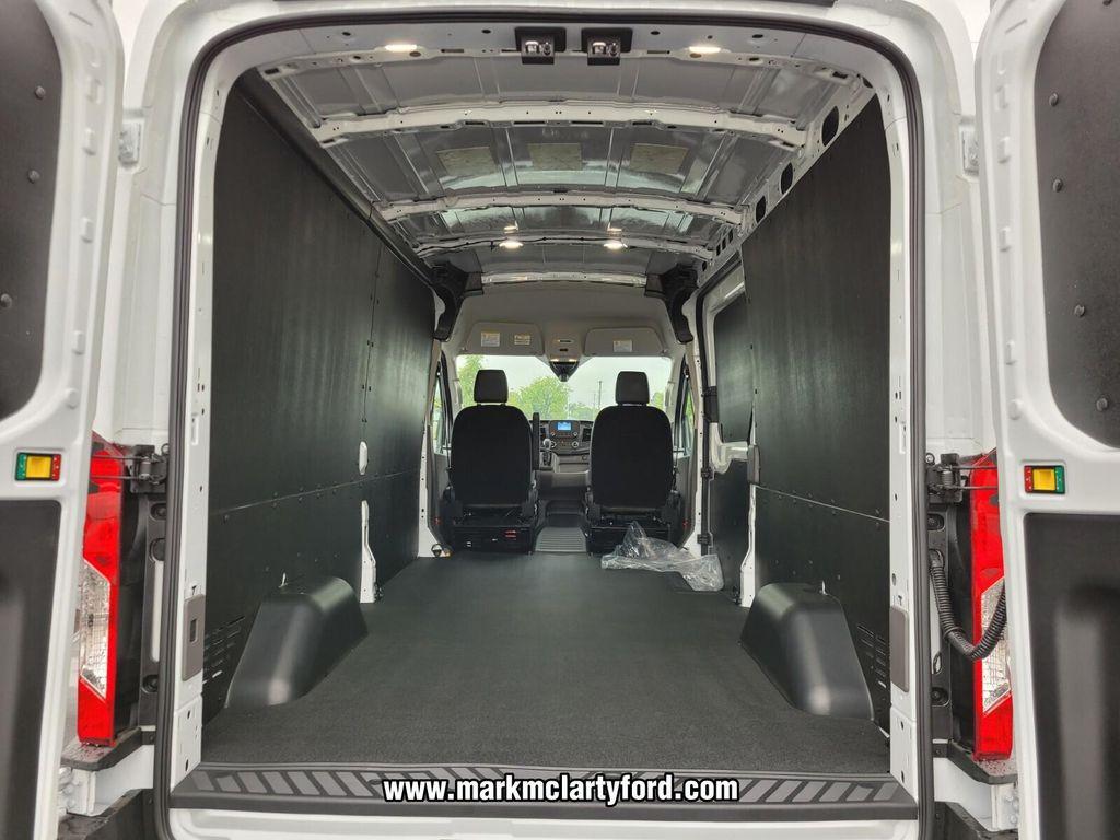 new 2025 Ford Transit-250 car