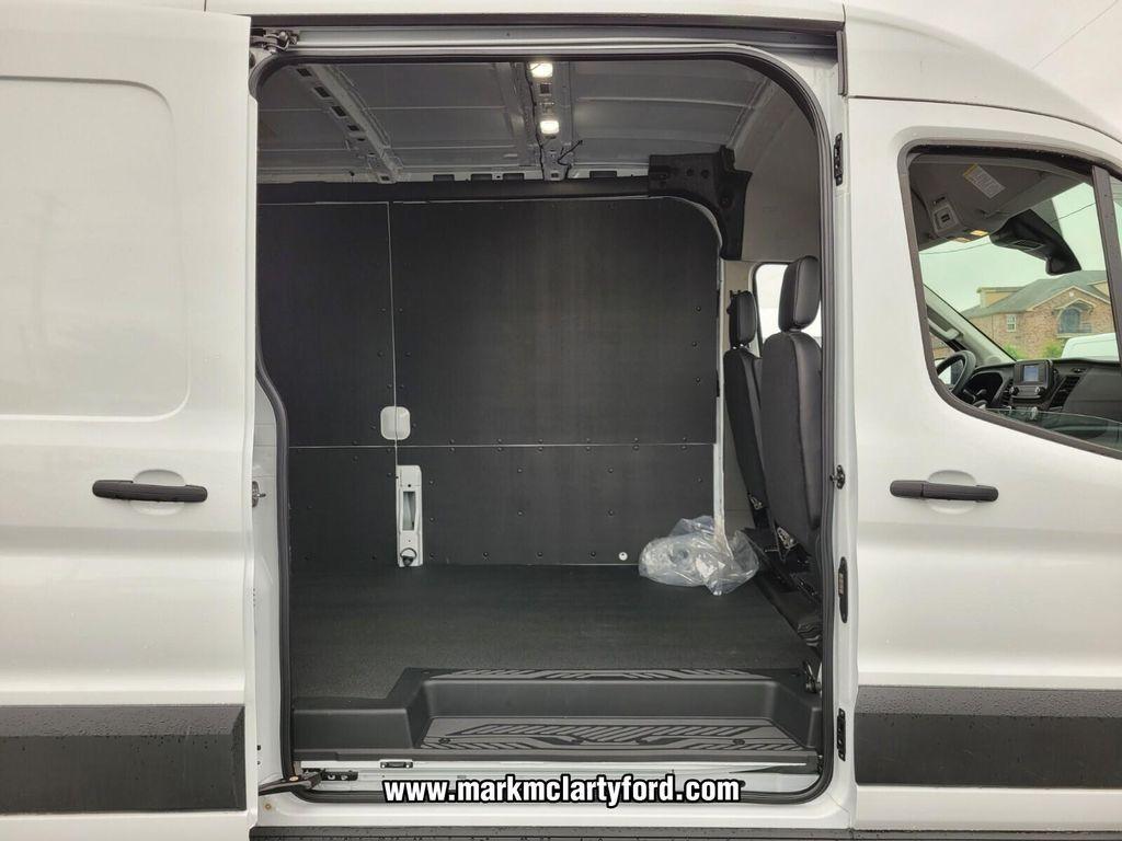 new 2025 Ford Transit-250 car