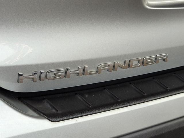 used 2022 Toyota Highlander car, priced at $29,000
