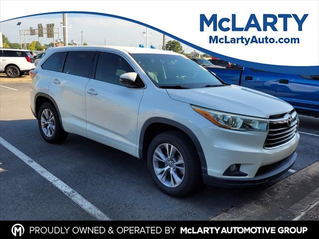 used 2016 Toyota Highlander car, priced at $20,995