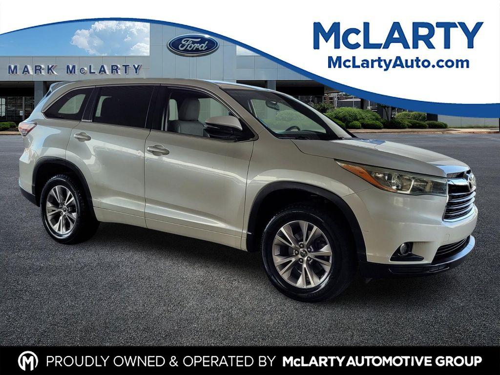 used 2016 Toyota Highlander car, priced at $19,885