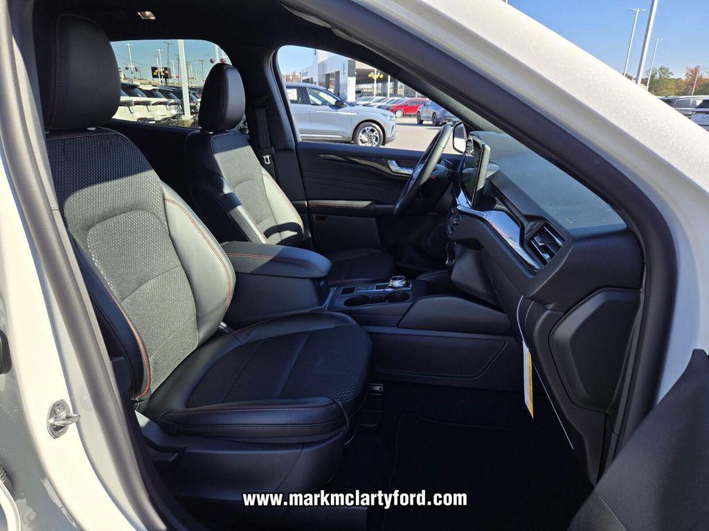 new 2026 Ford Escape car, priced at $29,613