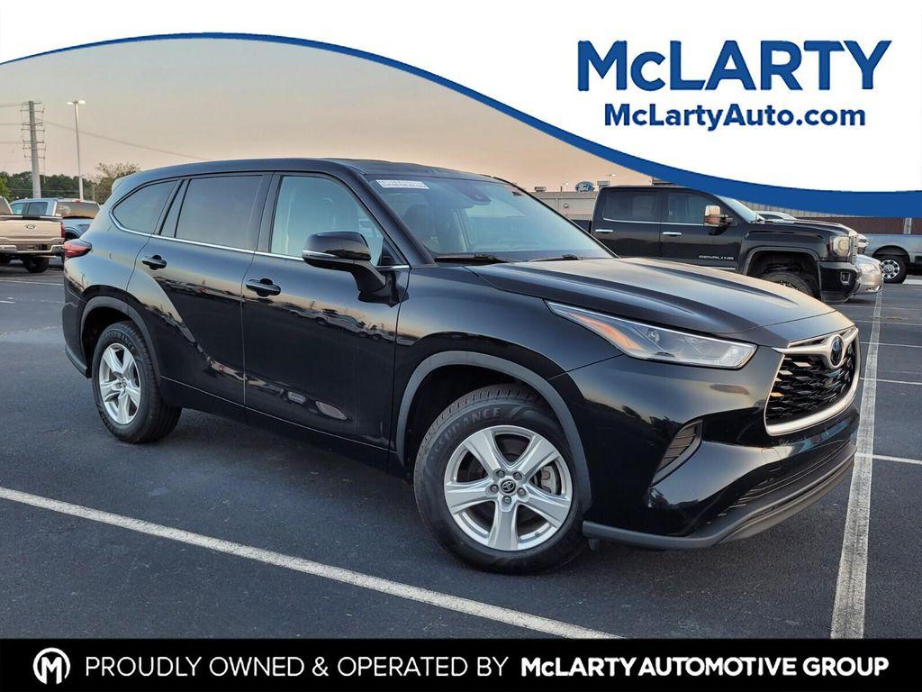 used 2021 Toyota Highlander car, priced at $29,995