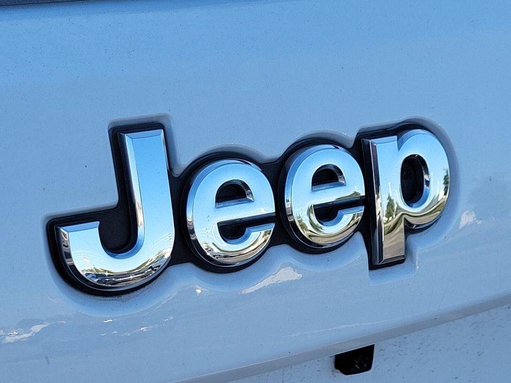 used 2018 Jeep Grand Cherokee car, priced at $16,995
