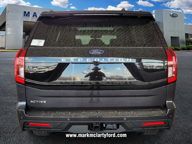 new 2025 Ford Expedition car, priced at $70,397