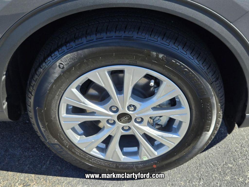 new 2026 Ford Escape car, priced at $27,203