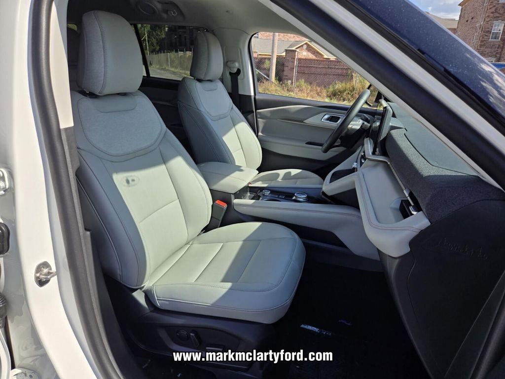 new 2025 Ford Explorer car, priced at $44,367