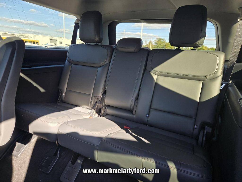 new 2025 Ford Expedition Max car, priced at $69,673