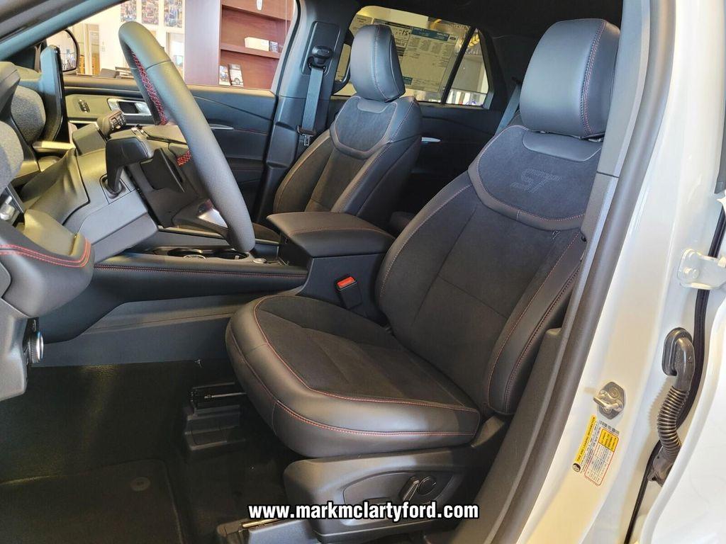 new 2025 Ford Explorer car, priced at $52,700