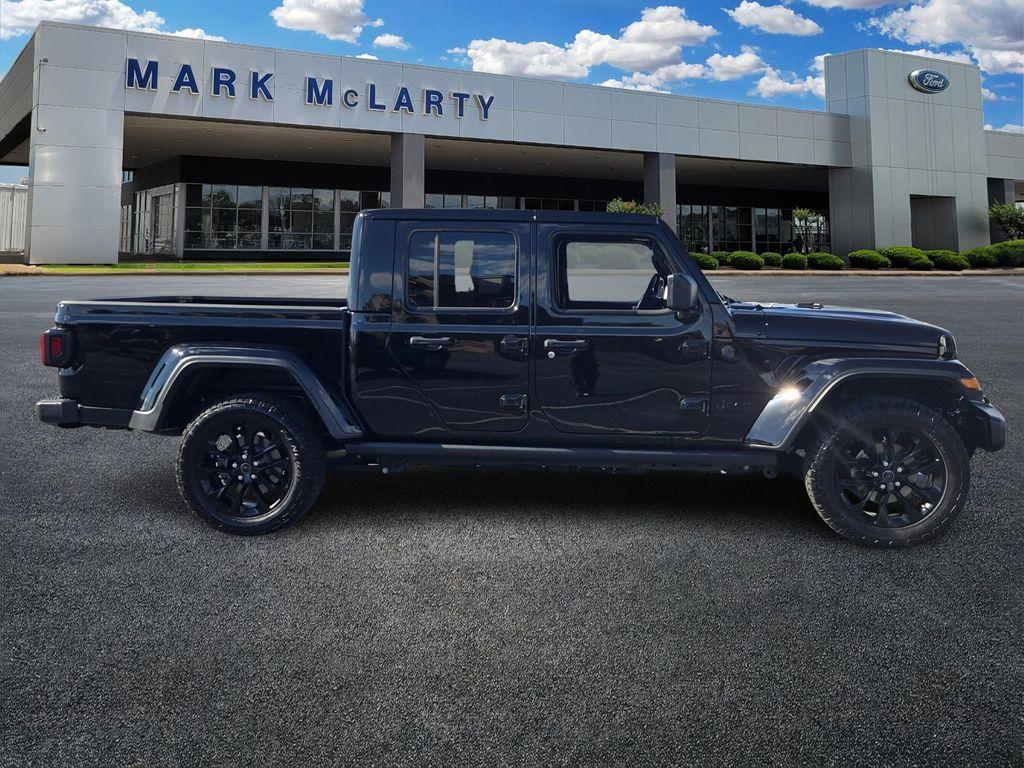used 2025 Jeep Gladiator car, priced at $37,994