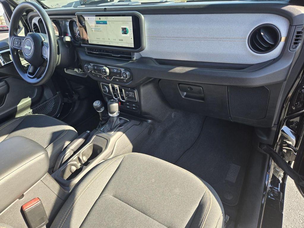 used 2025 Jeep Gladiator car, priced at $37,994