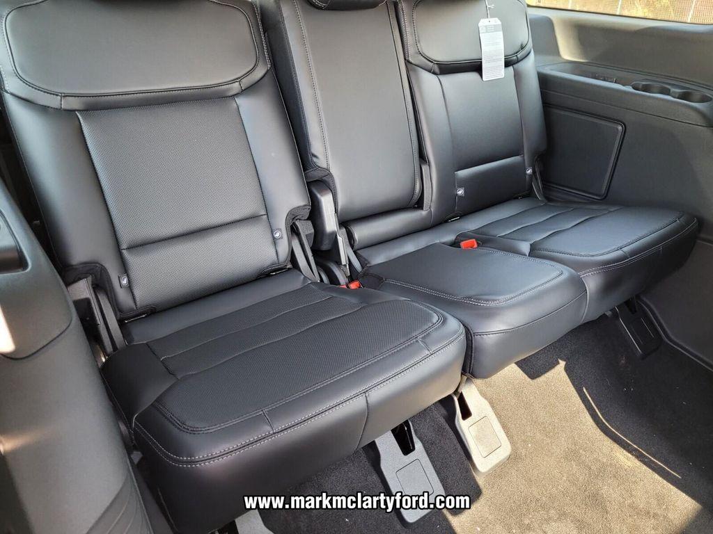 new 2025 Ford Expedition car, priced at $74,970