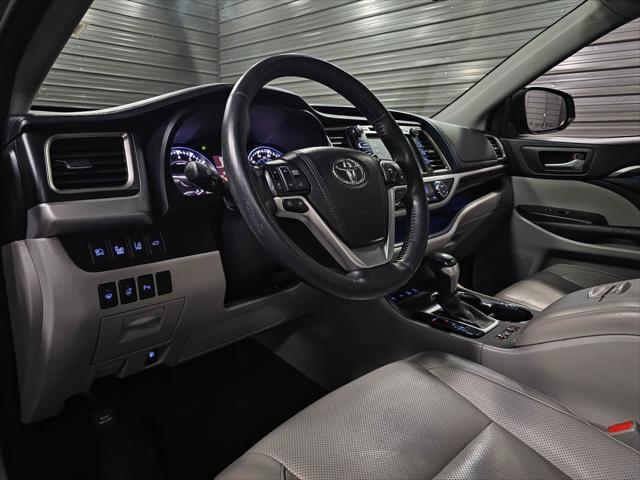 used 2016 Toyota Highlander car, priced at $21,995