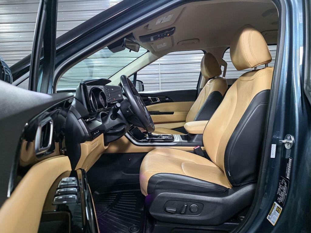 used 2024 Kia Carnival car, priced at $32,995