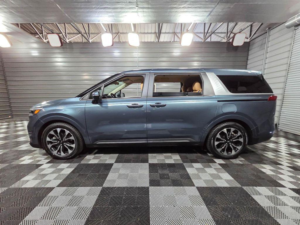 used 2024 Kia Carnival car, priced at $32,995