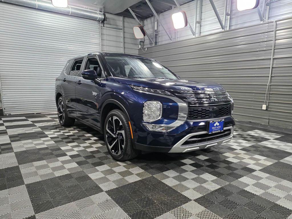 used 2025 Mitsubishi Outlander car, priced at $33,495