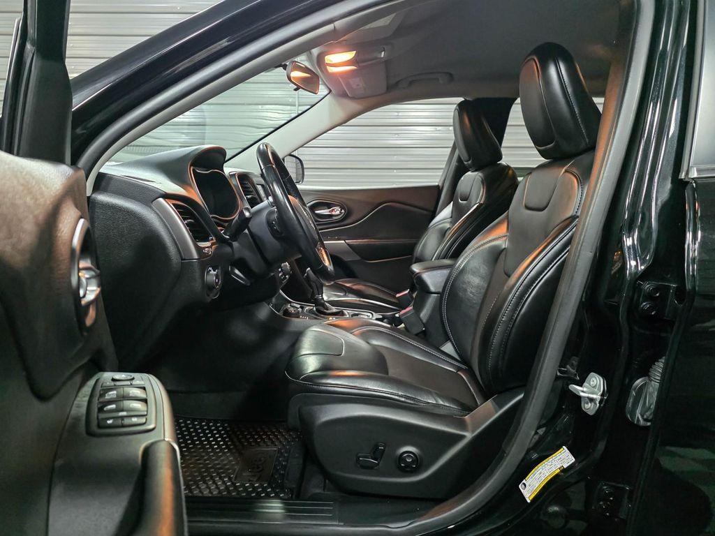 used 2020 Jeep Cherokee car, priced at $12,995