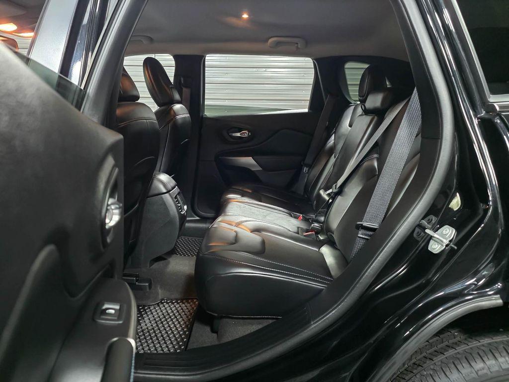 used 2020 Jeep Cherokee car, priced at $12,995