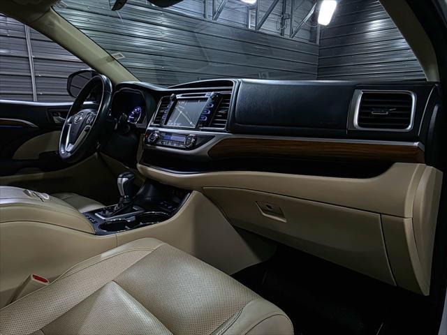 used 2018 Toyota Highlander car, priced at $26,395