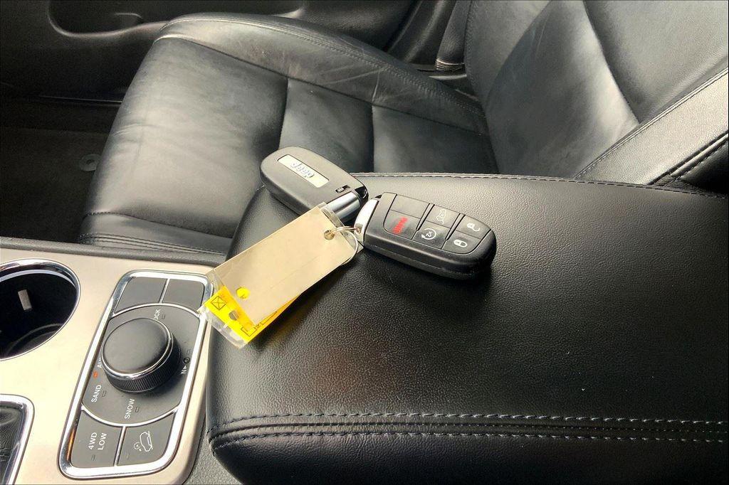 used 2022 Jeep Grand Cherokee car, priced at $25,109