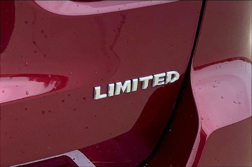 used 2022 Jeep Grand Cherokee car, priced at $25,109