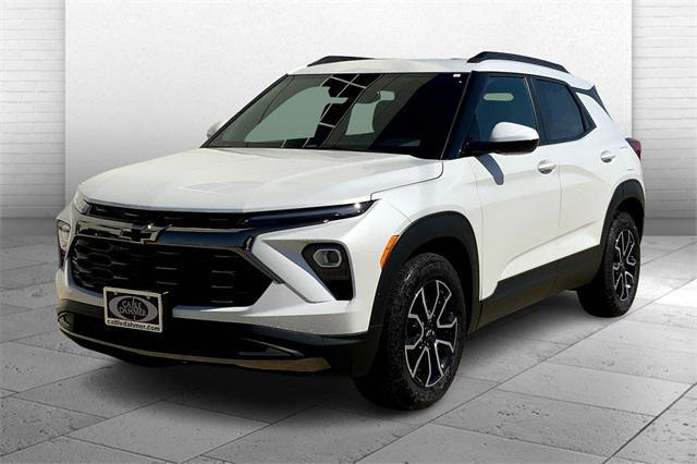 new 2025 Chevrolet TrailBlazer car, priced at $28,615