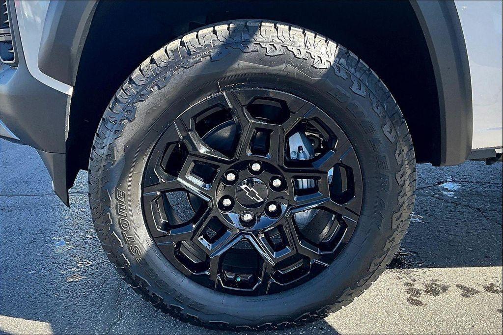 new 2026 Chevrolet Colorado car, priced at $45,235