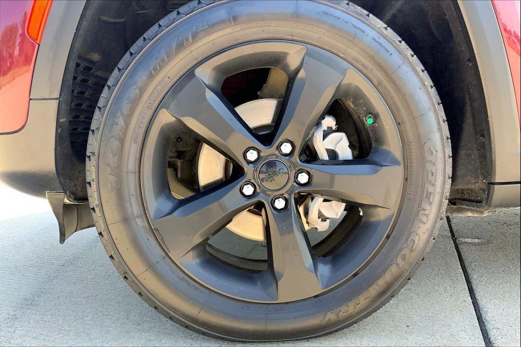 used 2023 Jeep Grand Cherokee car, priced at $28,956