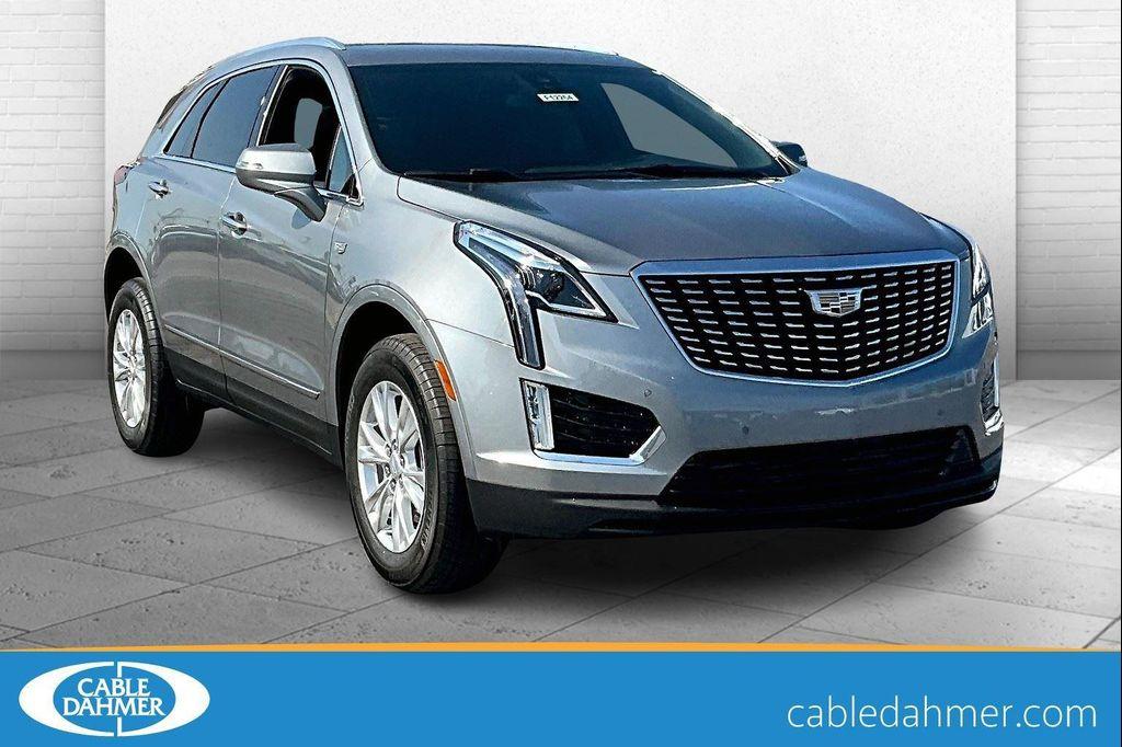 new 2025 Cadillac XT5 car, priced at $45,915
