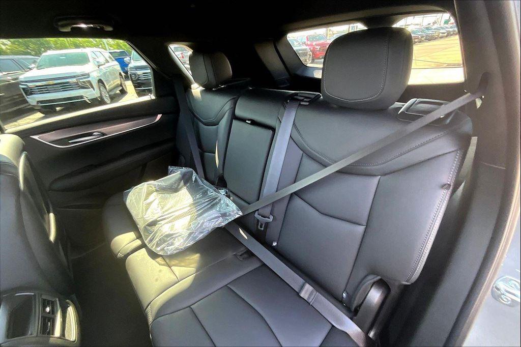 new 2025 Cadillac XT5 car, priced at $45,915