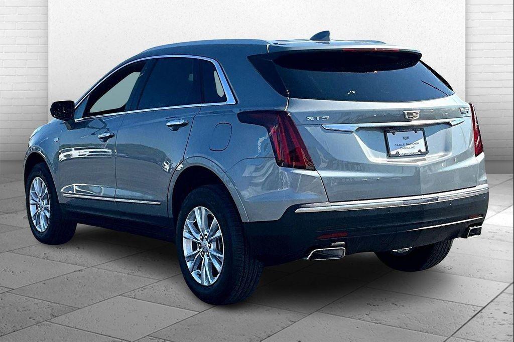 new 2025 Cadillac XT5 car, priced at $45,915