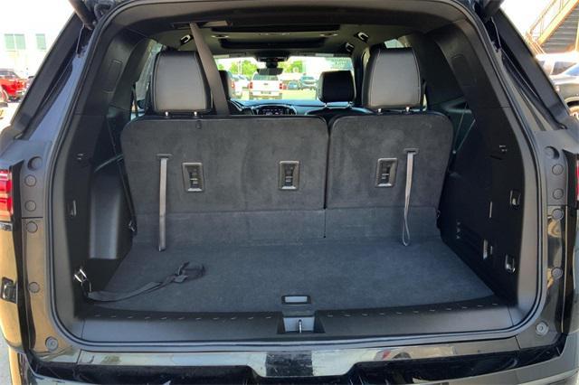 used 2022 Chevrolet Traverse car, priced at $35,299