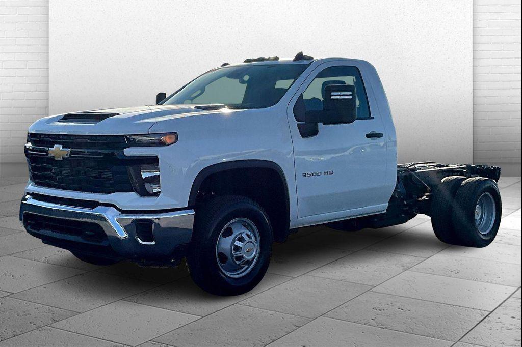 new 2026 Chevrolet Silverado 3500 car, priced at $61,923