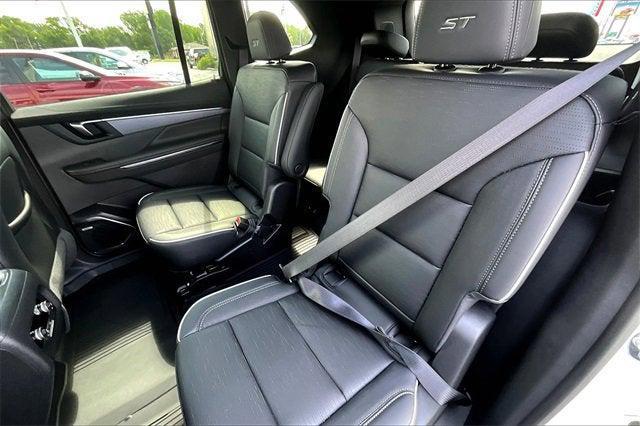 new 2025 Buick Enclave car, priced at $47,325