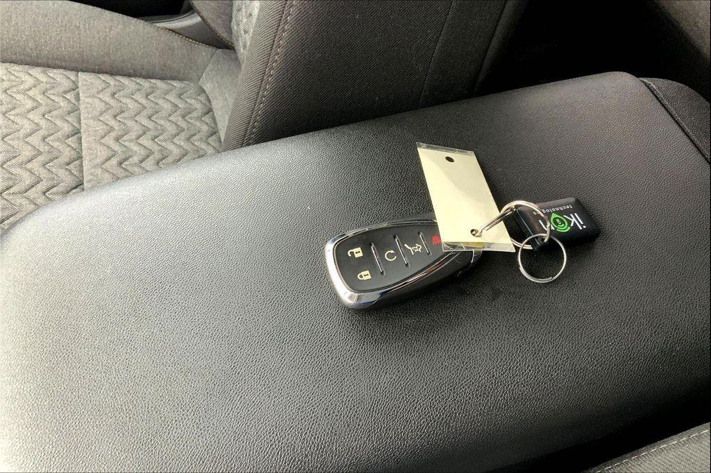 used 2022 Chevrolet Equinox car, priced at $20,188