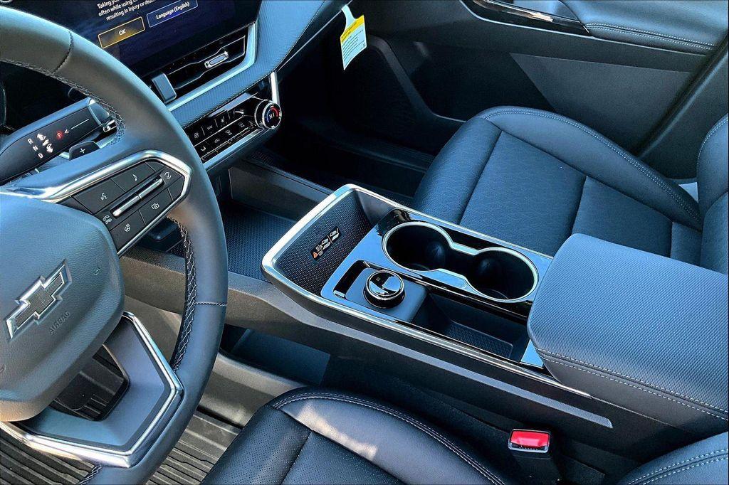 new 2026 Chevrolet Equinox car, priced at $35,535