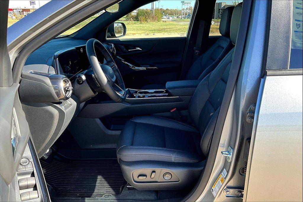 new 2026 Chevrolet Equinox car, priced at $35,535