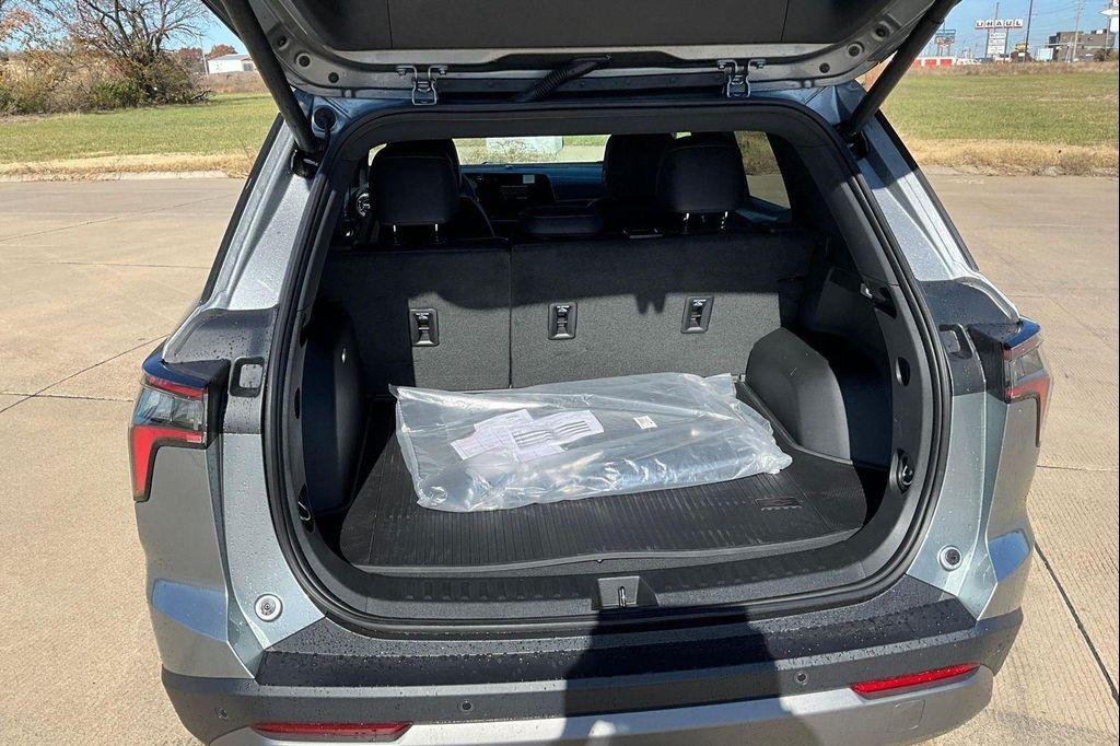 new 2026 Chevrolet Equinox car, priced at $35,535