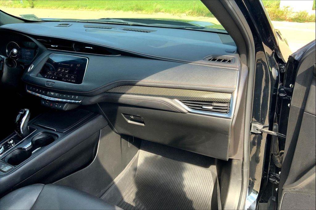 used 2021 Cadillac XT4 car, priced at $22,724