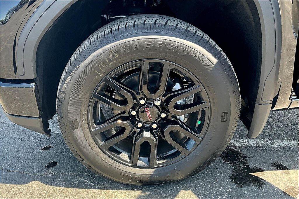 new 2025 GMC Sierra 1500 car, priced at $38,115