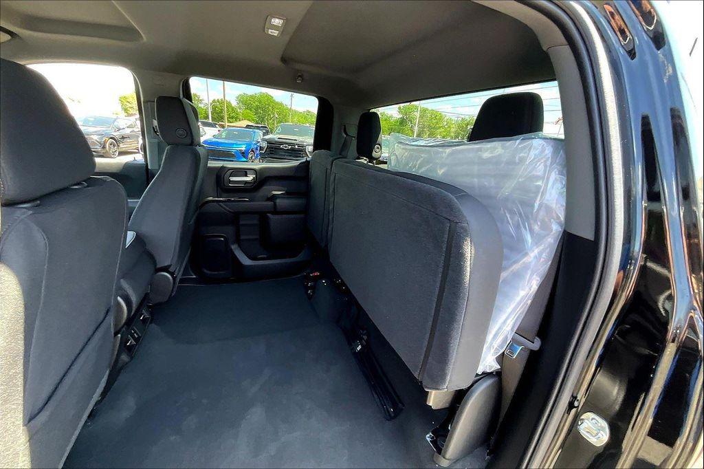 new 2025 GMC Sierra 1500 car, priced at $38,115