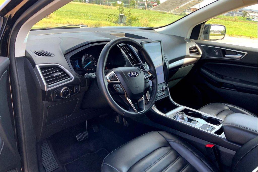 used 2024 Ford Edge car, priced at $24,322