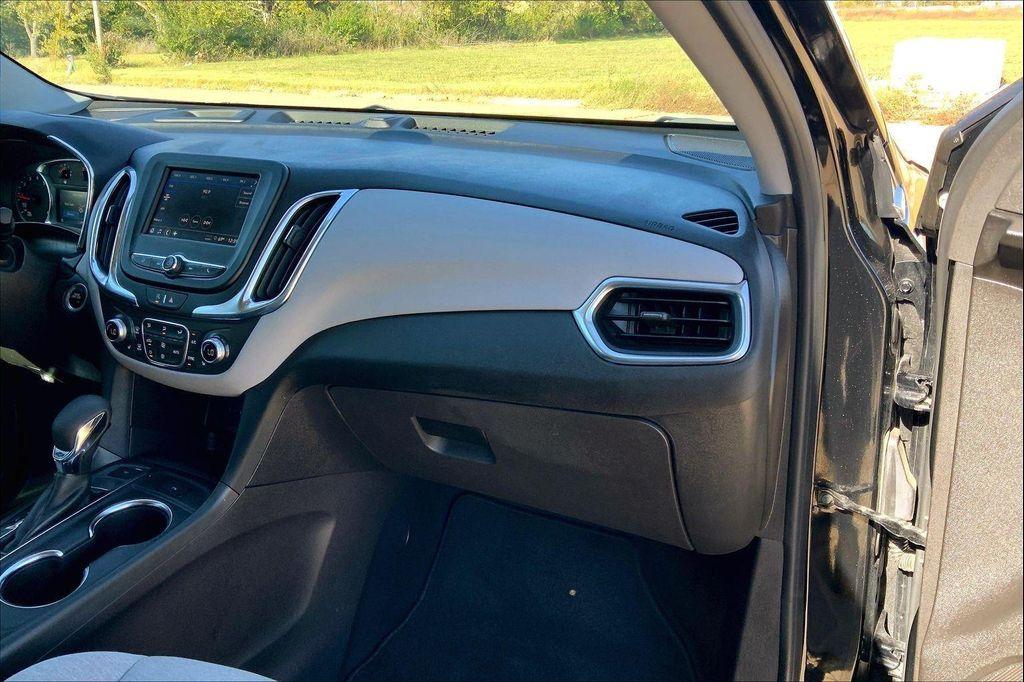 used 2024 Chevrolet Equinox car, priced at $21,109