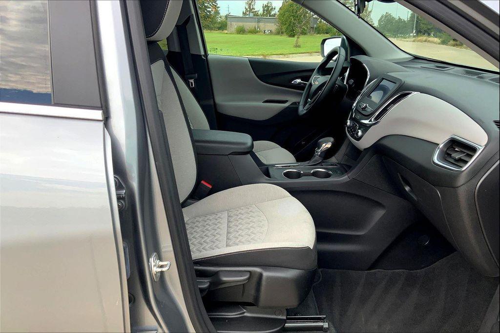 used 2024 Chevrolet Equinox car, priced at $22,696