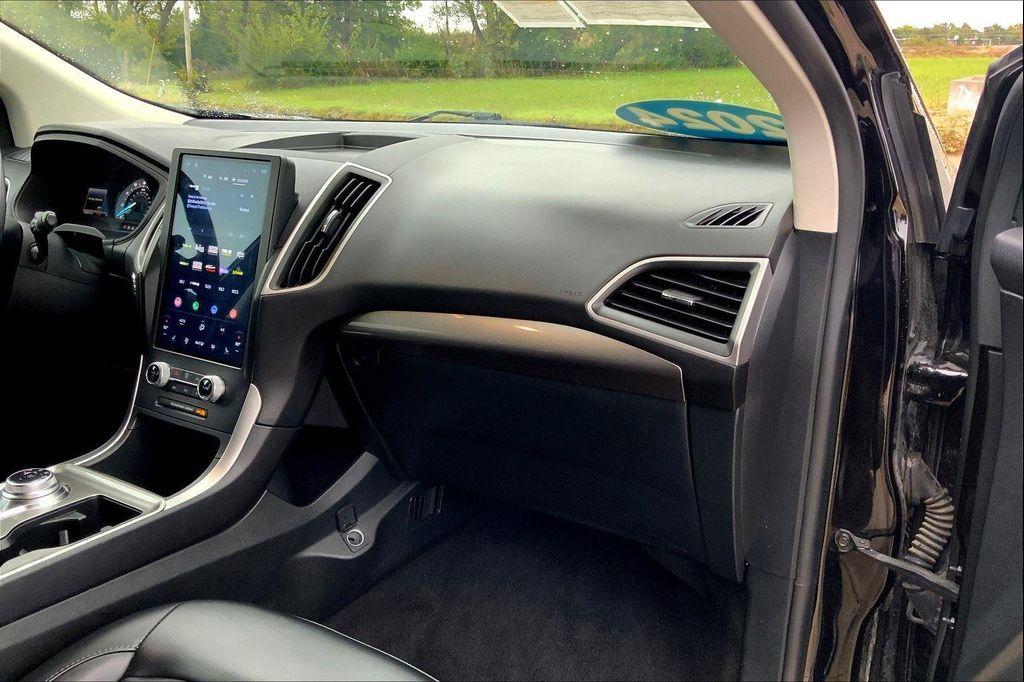 used 2024 Ford Edge car, priced at $23,717